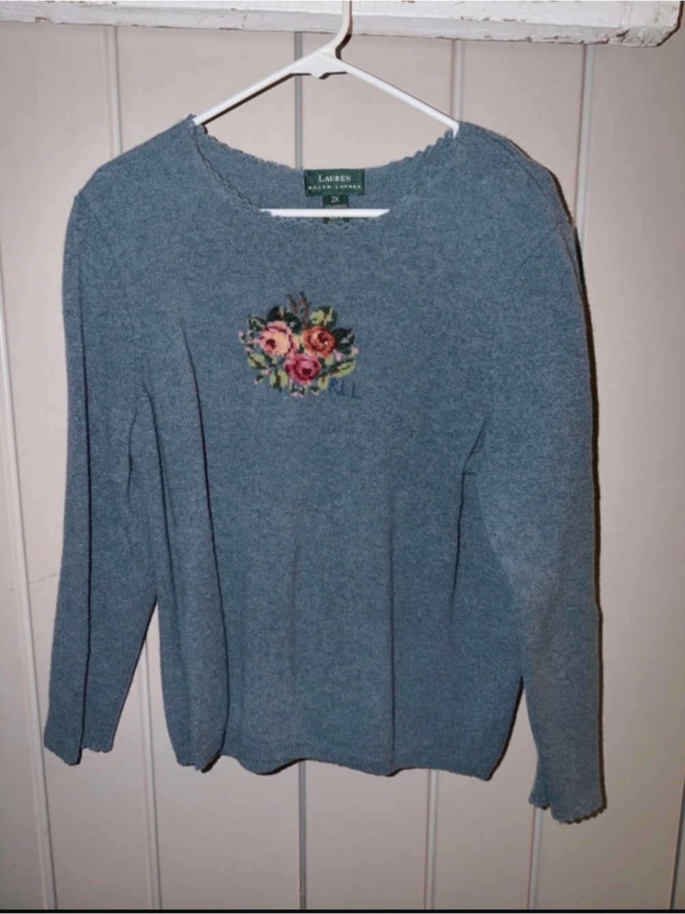 VTG 90’s Lauren Ralph Lauren Lambswool Embroidered Floral Sweater